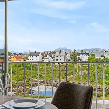 New Top-Floor Apartment In Henningsvaer Apartament