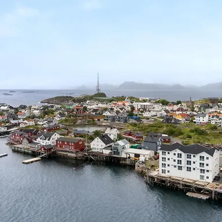 New Top-Floor Apartment In Henningsvaer *